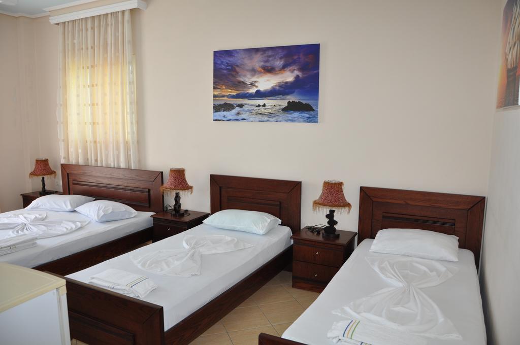 Hotel Maestral Saranda Extérieur photo