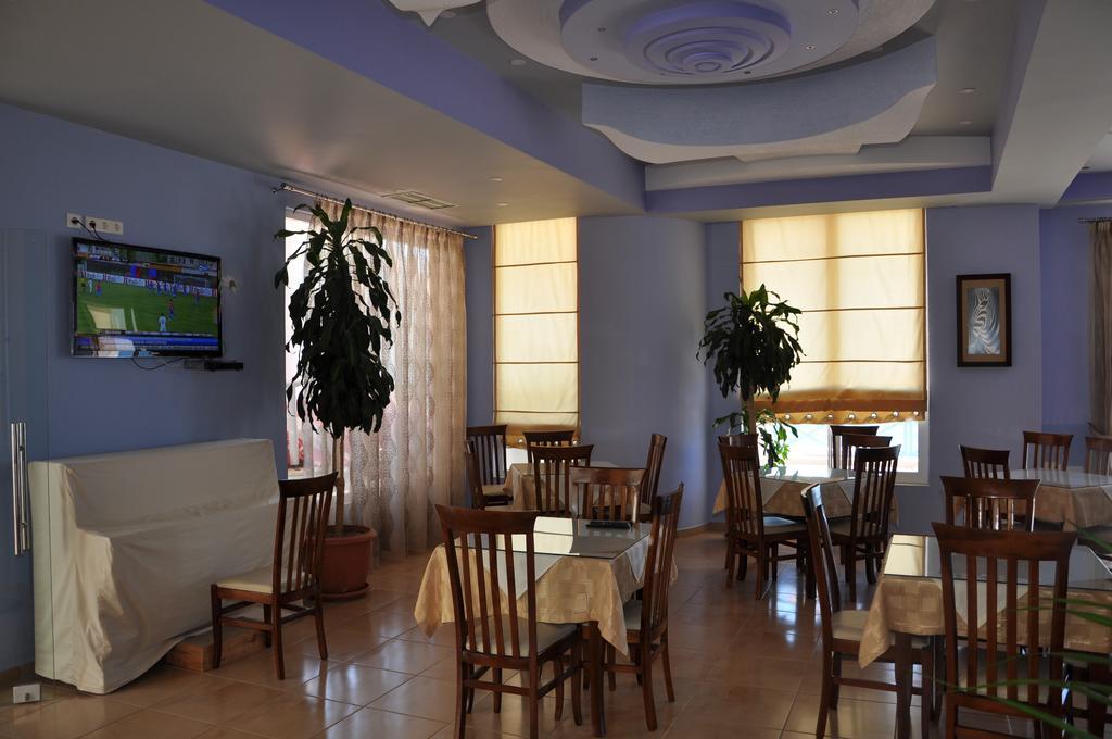 Hotel Maestral Saranda Extérieur photo