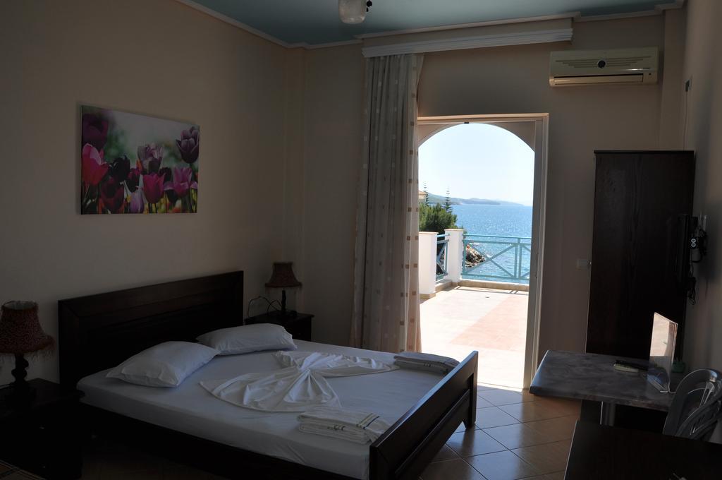 Hotel Maestral Saranda Extérieur photo