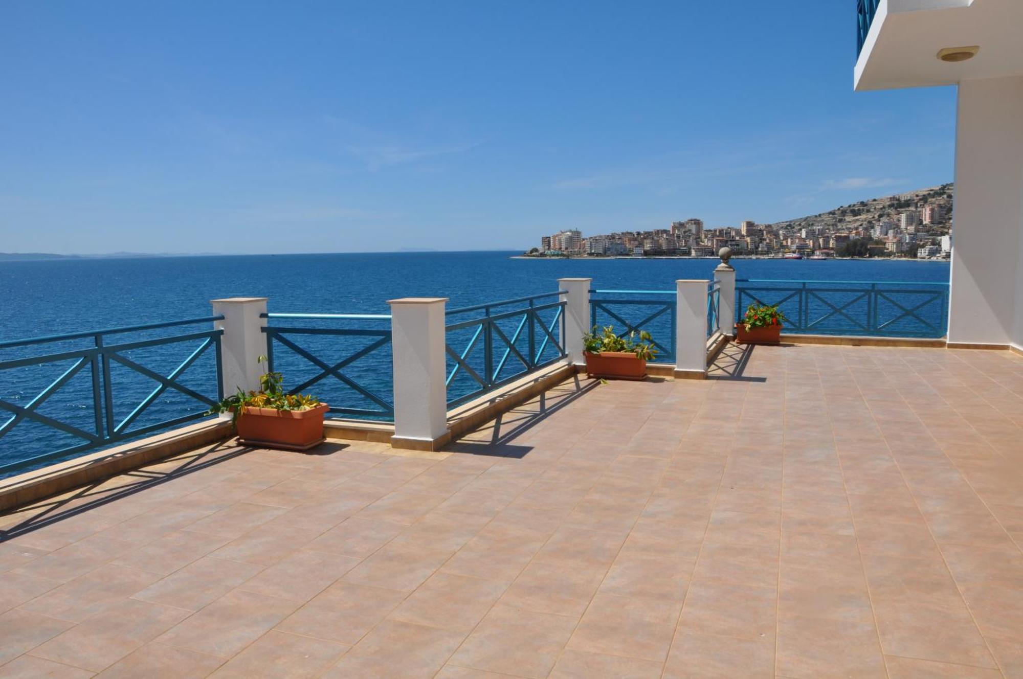 Hotel Maestral Saranda Extérieur photo